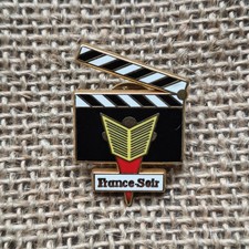Vintage France-Soir Cinema Clapperboard Pin Badge Arthus-Bertrand French Media