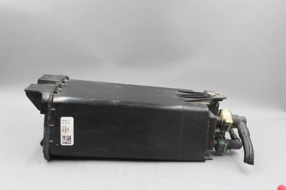 Ford Explorer 2011-2019 evaporador de vapor de combustible bote de carbón OEM #40117 Foto 2 de 4