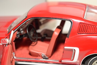 B7 1:18 AUTOART AUTO ART 72801 FORD MUSTANG GT 390 '68 1968 RED