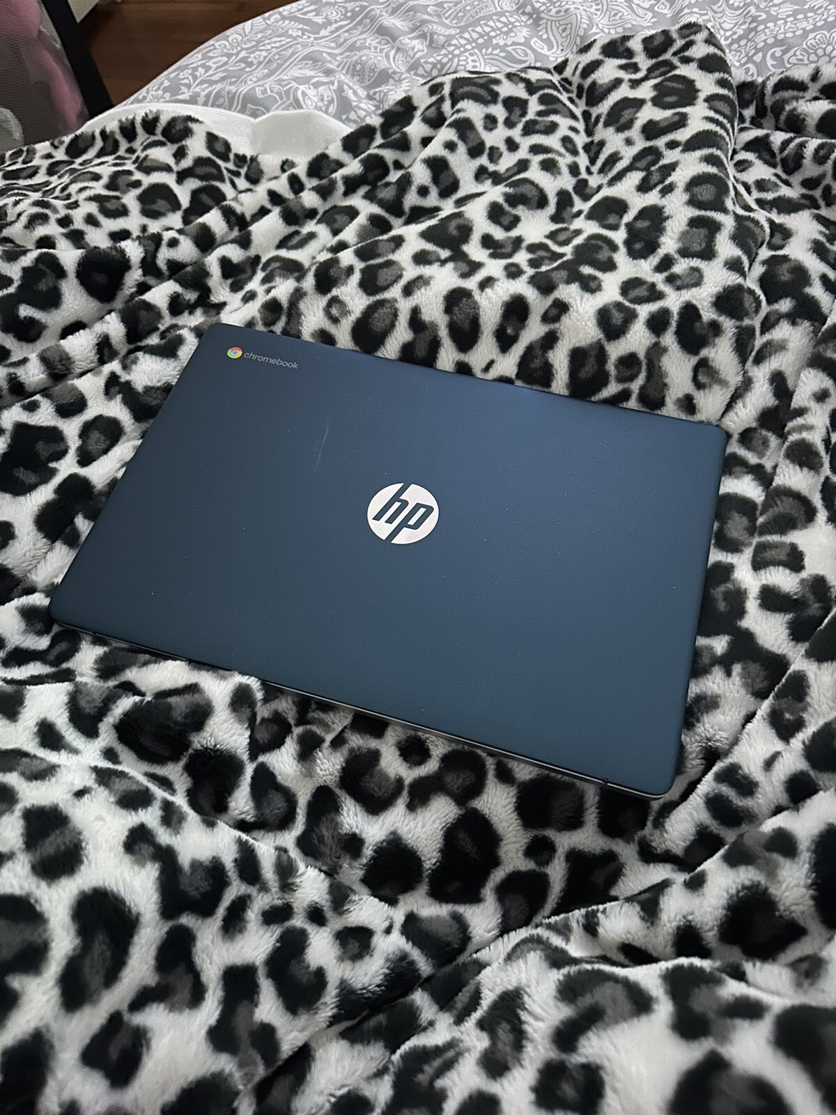 chromebook 15.6 laptop-image