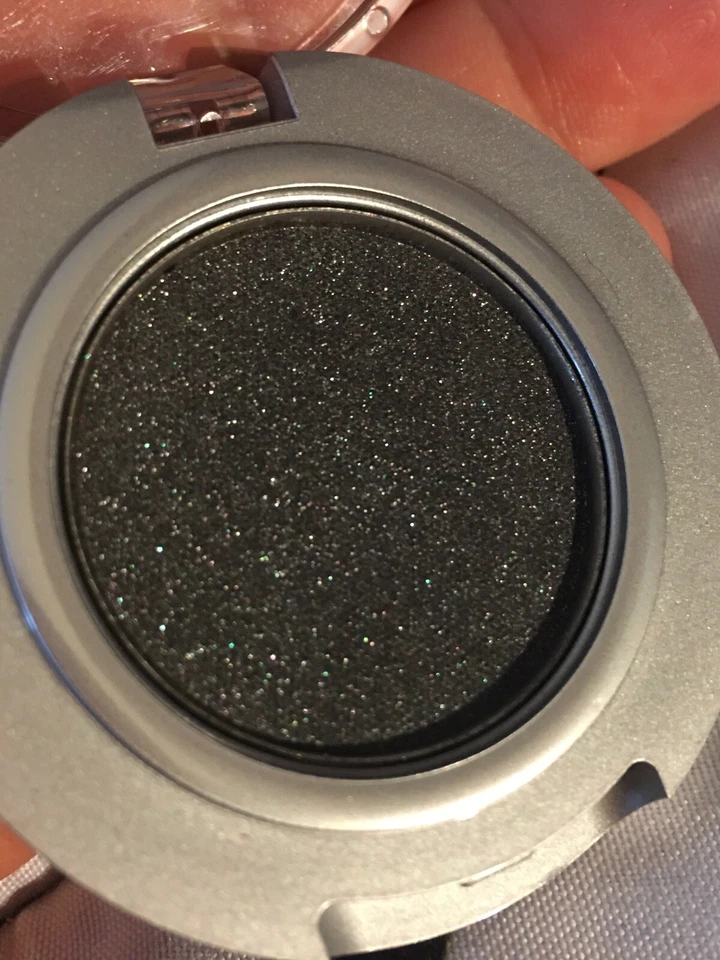 Me Me Me MeMeMe Beautifully You 18 Midnight Black Multicolor EYE SHADOW Full Sz - Imagem 3 de 3