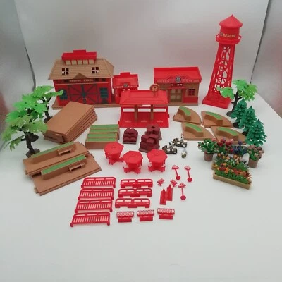 vintage lot de Miniatures TONKA Kentoys - Rescue Store & Station water tower... - Photo 1/3