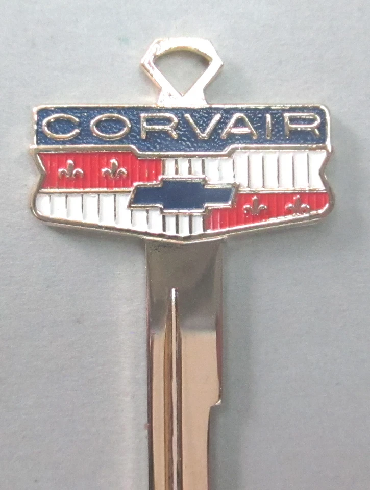 Винтажный 1962 Chevrolet CORVAIR герб желтое золото синий верхний 2 ключа комплект новый из старых запасов B-10 - Изображение 2 из 4
