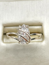 STERLING SILVER 925 WHITE GEMSTONE 2mm BAND SIZE 8.75 RING 2.8g