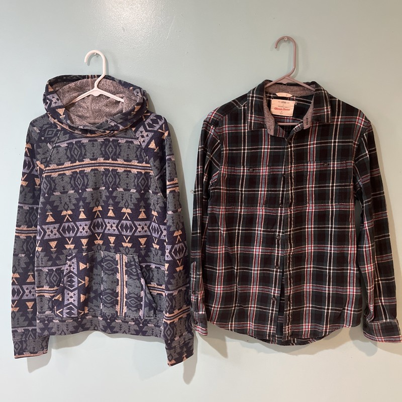 Lot of Women's Shirts (2). Size Small.   Urban Pipeline And Rue 21