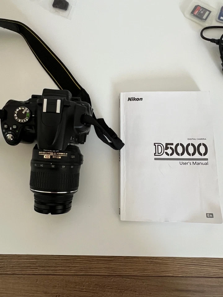 Nikon D D5000 12.3MP Digital SLR Camera - Black (Kit w/ VR AF-S DX 18-55mm ) - Image 2 of 4