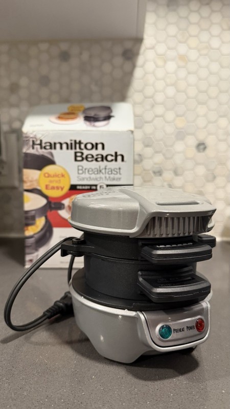 Hamilton Beach Breakfast Sandwich Maker – With Box & Manual – Barely Used