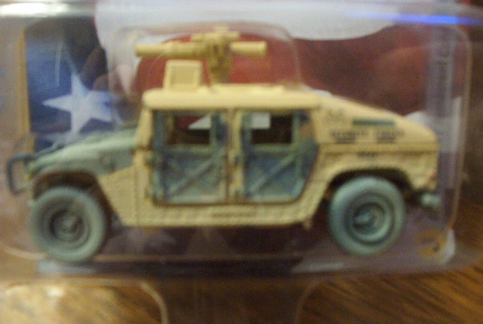 Johnny Lightning Wheeled Warriors M1045 HMMWV Armament Carrier #3 R2 VB JLML005 - Image 2 of 2