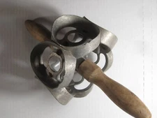 Biscuit Cutter Maker Houpt Olney, Illinois wood handle 6 cuts Vintage