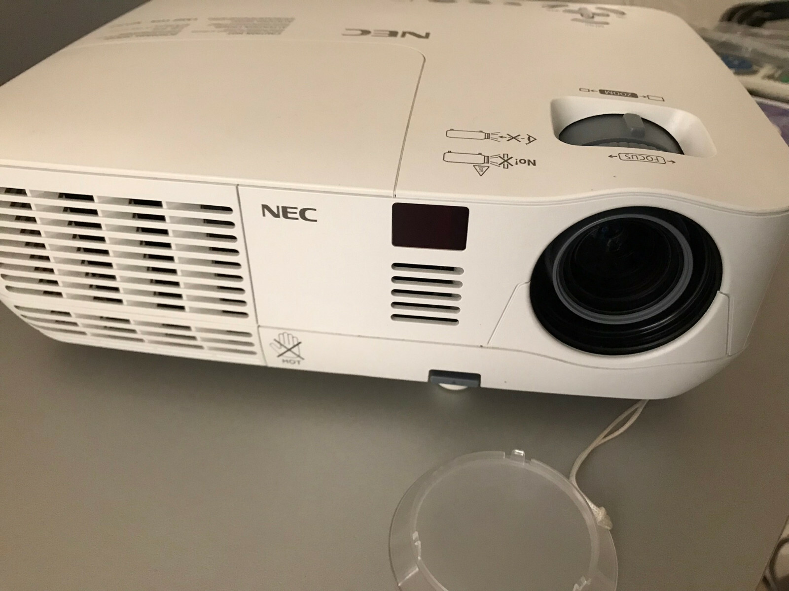 NEC V260 Projecteur DLP 2600 lumens haute luminosité avec lampe longue durée