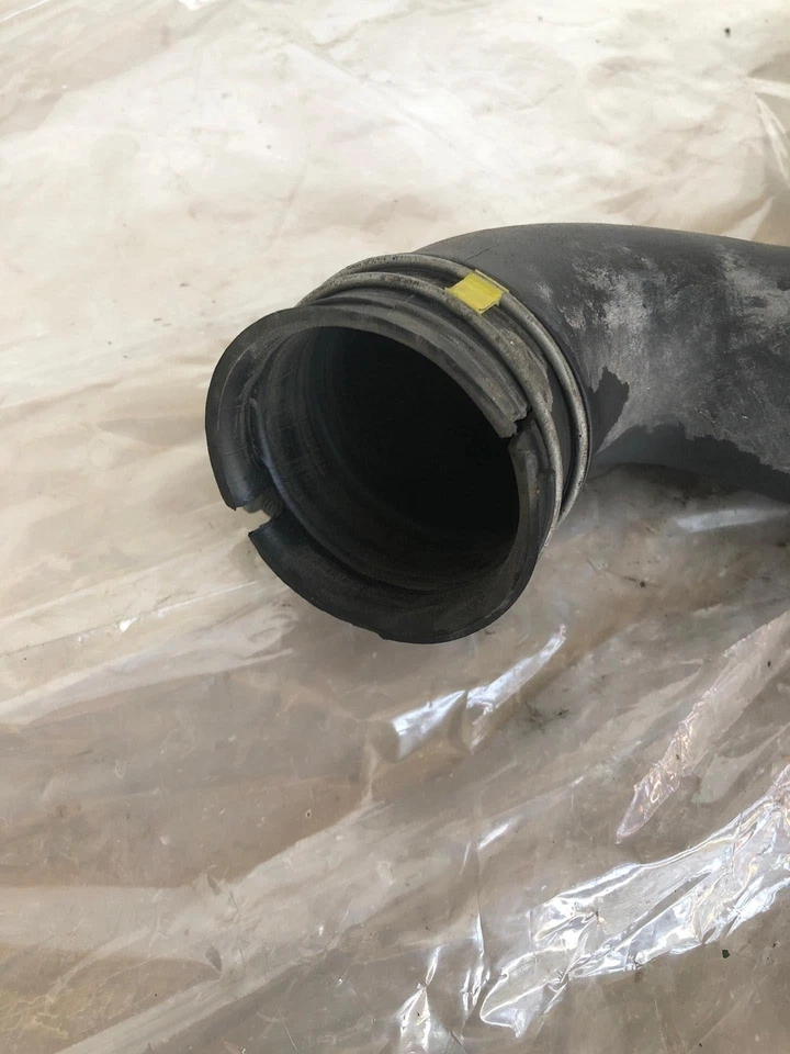 Conjunto de resonador de tubo de admisión de aire del motor Toyota Prius 2006 1,5 litros OEM Foto 3 de 4