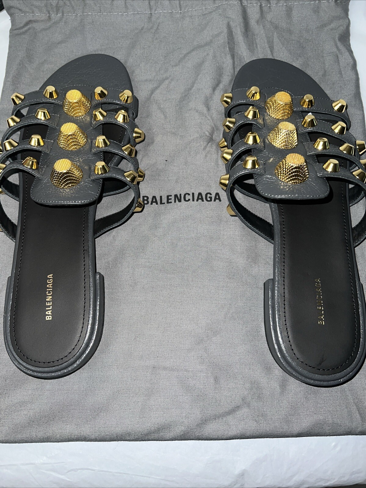 PANTOFOLA D’ORO Balenciaga diapositive piatte borchie in pelle nera arena taglia 37