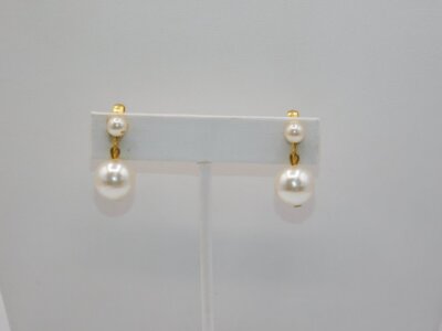 C363-VINTAGE CLIP EARRINGS~GOLD TONE/FAUX PEARLS~SLIGHT DROP~1/2''