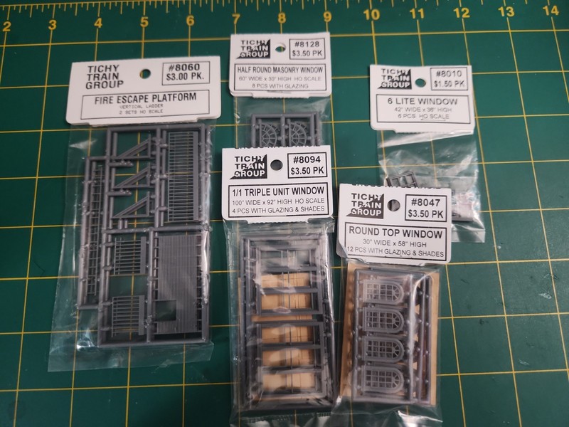 HO Scale Tichy Train Group Accents And Details Lot Of 5 #T7