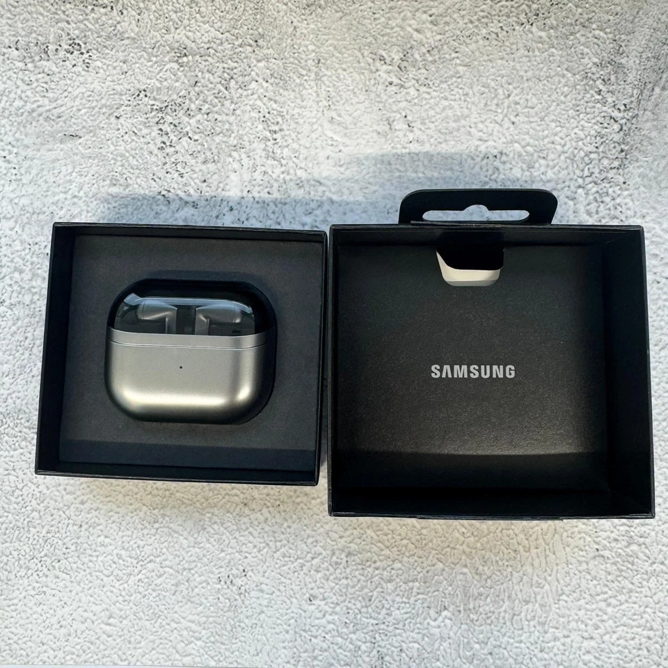 SAMSUNG GALAXY BUDS3 PRO WIRELESS EARBBUDS SILVER IP57 SM-R630 - NEW OPEN BOX - Image 3 of 4