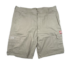 Wrangler Men's 42 NWT Cargo Khaki Loose Fit Utility Shorts SEE DESCRIPTION