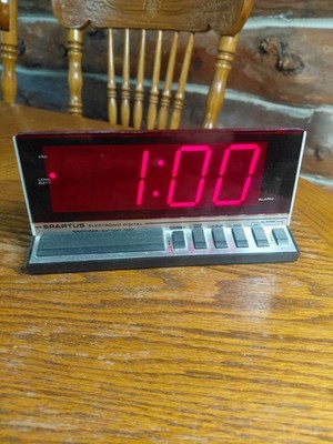 Vintage Retro Spartus Electronic Digital Alarm Clock 526N 1150 TESTED WORKS