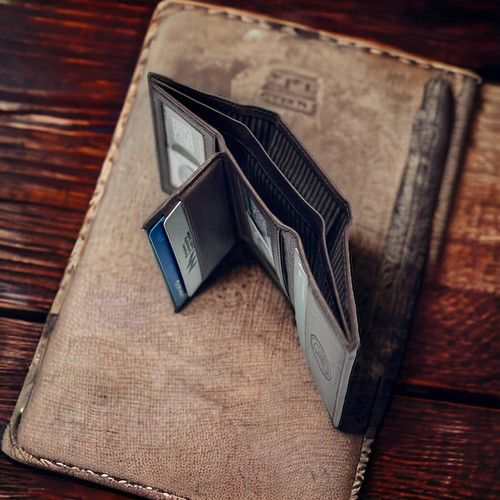 Leatherboss para hombre RFID bloqueo cazador cuero tarjeta de crédito identificación triple billetera - Imagen 5 de 8