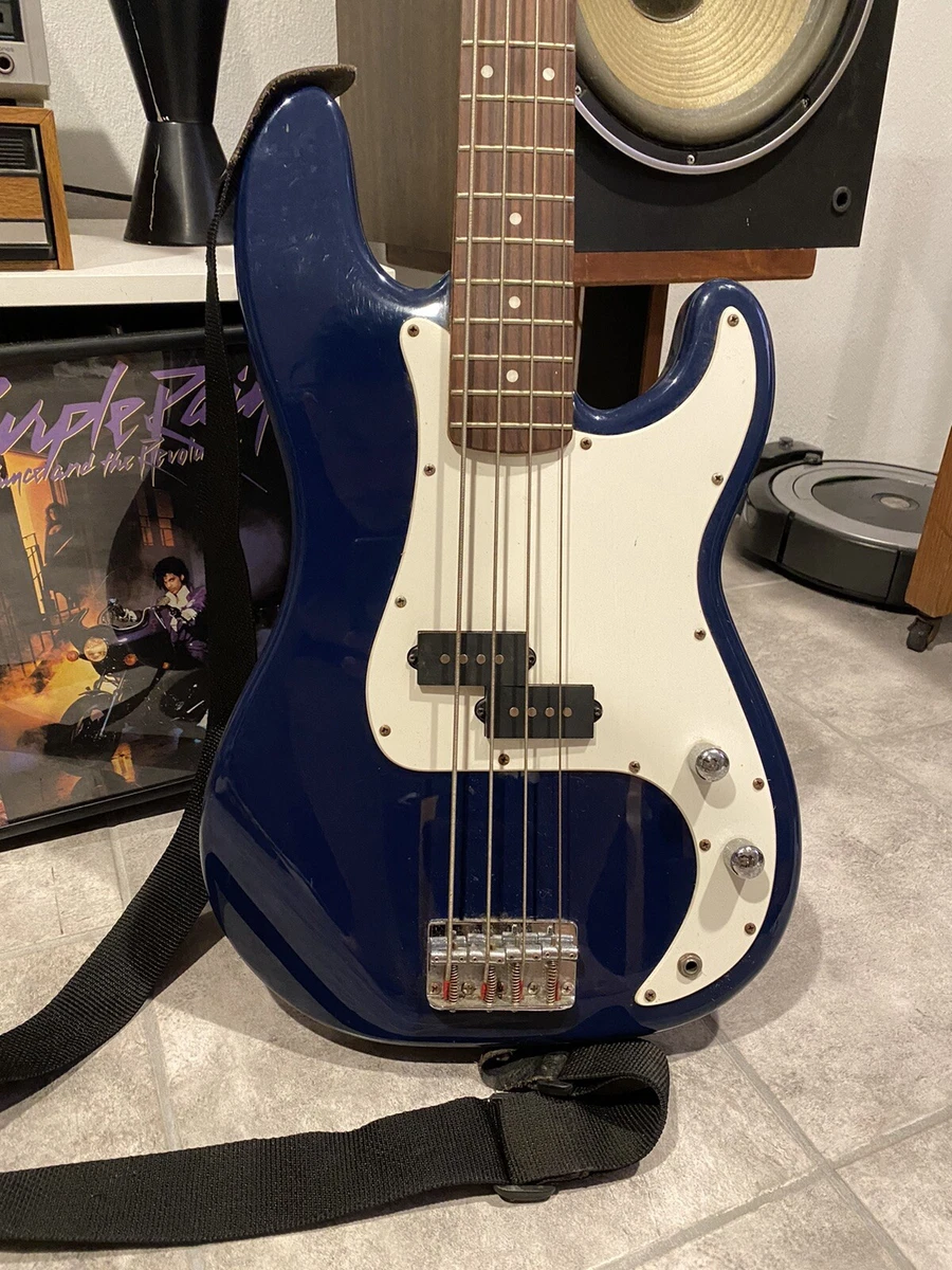 blue fender bass guitar