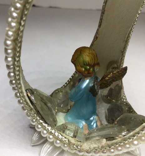 Adorno de diorama azucarado con cuentas de ángel de oración 4 5/8 pulgadas de colección - Imagen 12 de 17