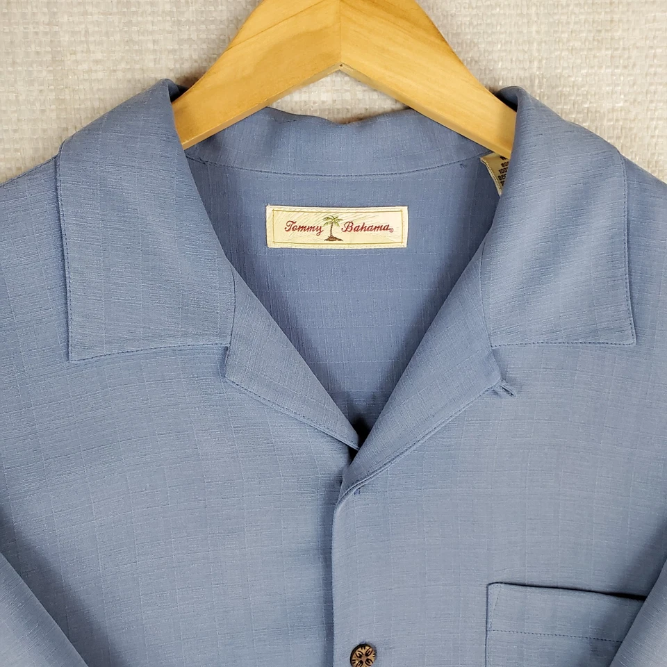 TOMMY BAHAMA Size Medium 100% Silk High Class Hotel Blue Mens Hawaiian Shirt - Image 4 of 4