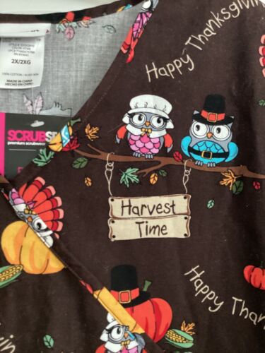 ScrubStar Women Thanksgiving Shirt Size 2X Owls Pumpkins 2 Pockets Pilgrims NJ - Picture 2 of 4