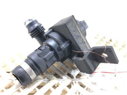 6922647 zusätzliche Wasserpumpe BMW 5er Touring E61 520 d 120 kW 1995cm3