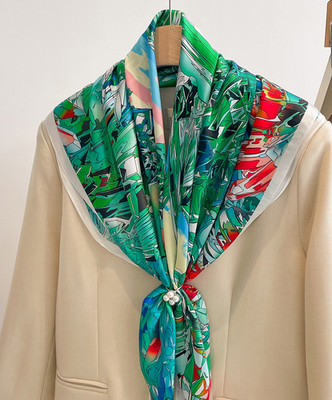 100% Mulberry Silk 35'' Square Scarf Women Neckerchief Wrap Green forest Print