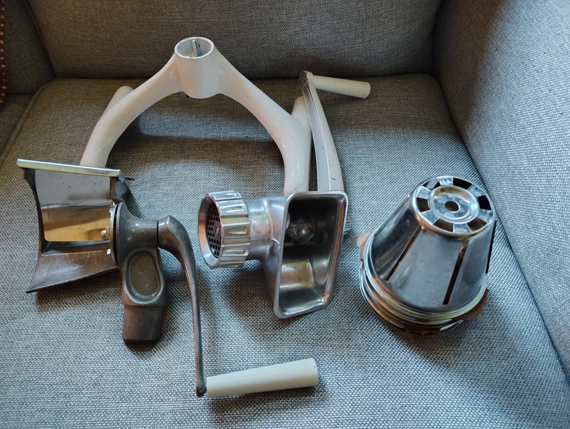Vintage RIVAL KITCHENEER 10-123 Meat Grind-O-Mat Grinder & Salad Maker Shredder