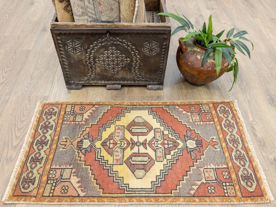 Turkish Oushak Rug 1.7x3.1 ft – Burnt Apricot & Taupe – Rustic Cottage Entry Mat - Image 3 of 4