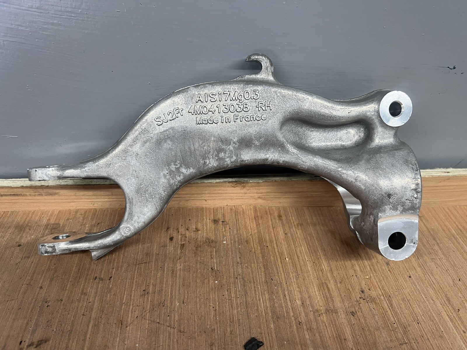 Audi Q5 FY 2018 Front Right Curved Wishbone Arm 4M0413038 11207899 