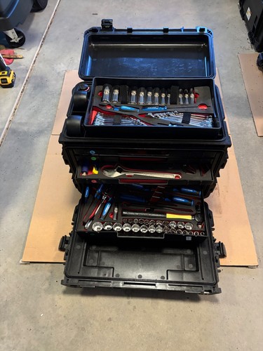 ARMSTRONG GMTK USMC DELUXE GENERAL MECHANICS TOOL KIT WITH TOP TRAY 0450 PELICAN