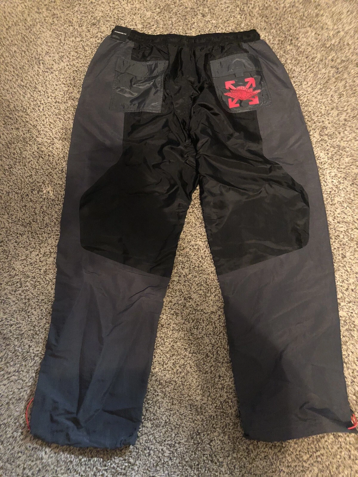 OFF WHITE Felpa con cappuccio x Jordan bianca sporca nera pantaloni da uomo 2XL e 2XL. Venduto come set