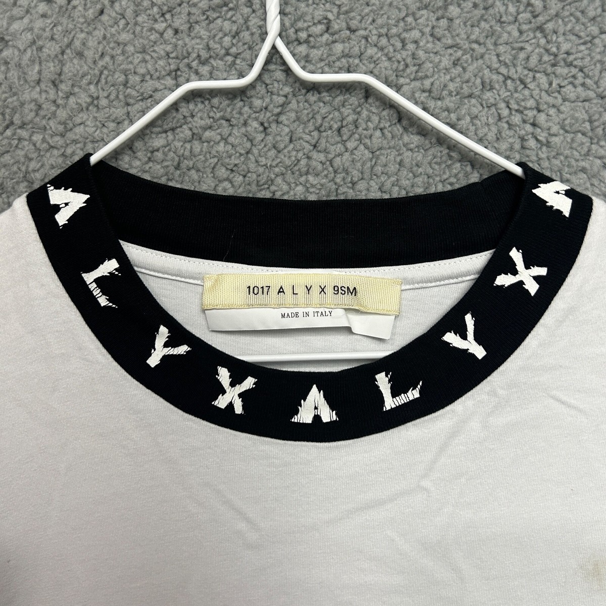 【関税込み】1017 ALYX 9SM ホワイト 9SM Tシャツ 1017 ALYX 9SM T-Shirt Mens Size L White Black Short Sleeve