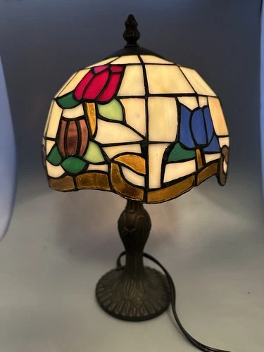 Vtg Tiffany Style Mini Table Lamp Stained Glass Flowers HeavyMetal Base 14 1/2"