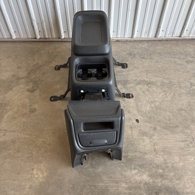 03-06 GMC Sierra DURAMAX 2500HD Crew Cab Floor Center Console