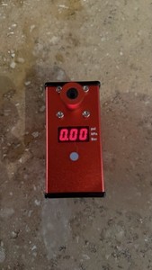 Fumpa Mini Electric Bike Pump WDCDMV30 120 PSI USB-C Presta/Schrader Li-Ion