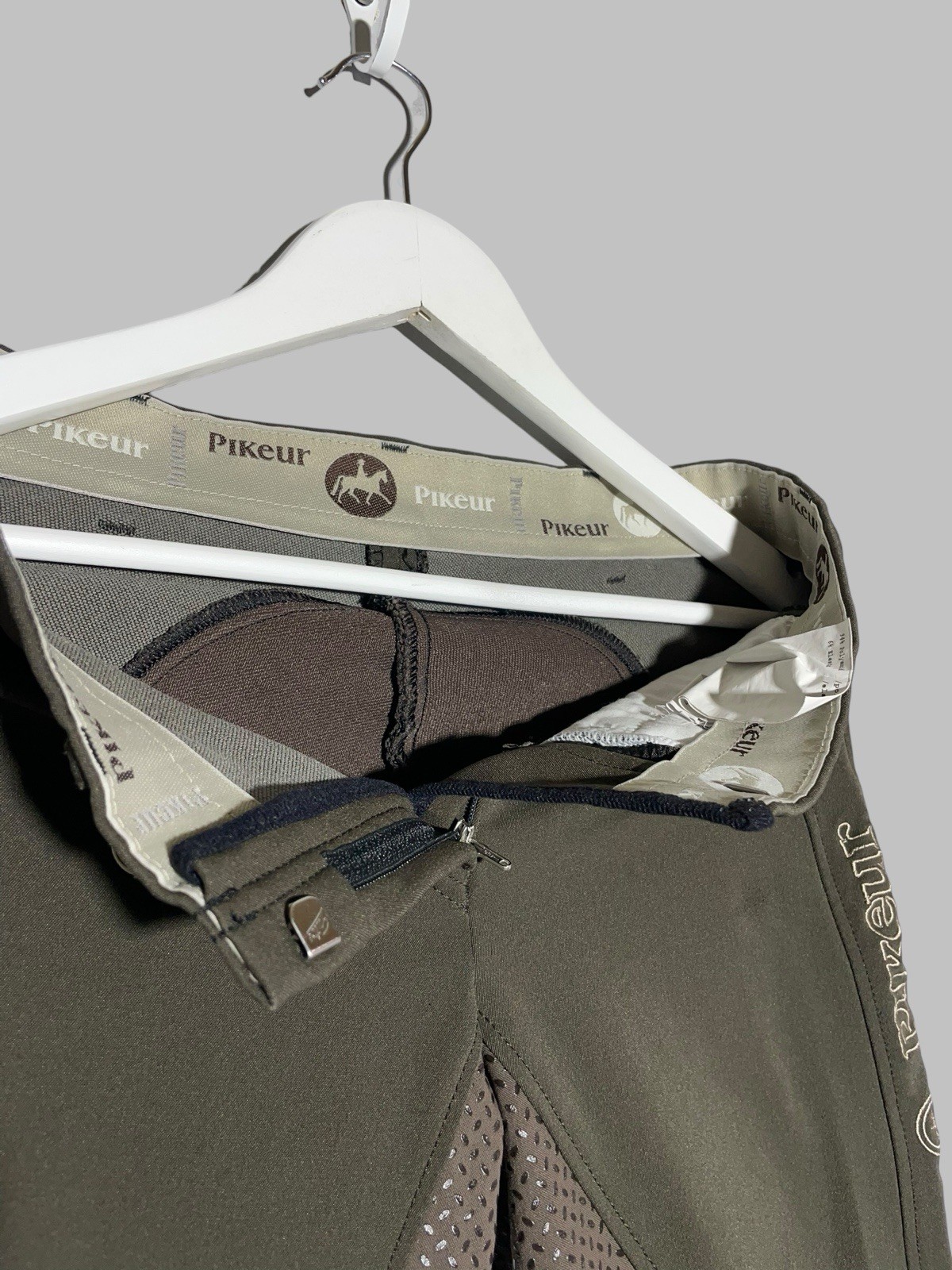 Pikeur Women’s Riding Breeches – Full Grip Seat Equestrian Pants, Olive Green