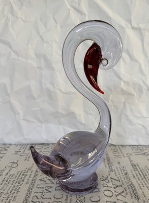 Glasobjekt Murano Glas lichtes Violett Applikation Rot Skulptur Schwan  H21cm