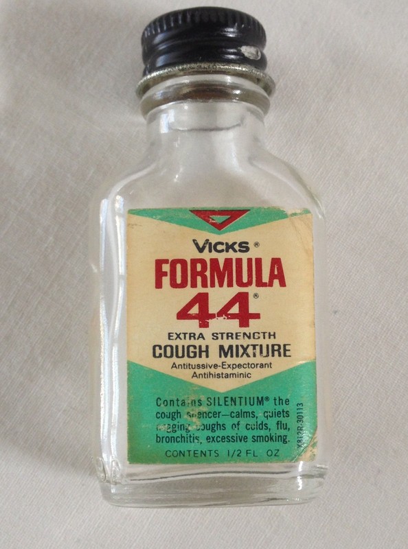 Vintage 1960s Vicks Formula 44 Cough Syrup Sample Glass Bottle 1/2 oz