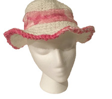 Crocheted hat for girls in pink/white cotton yarn. Handmade.. New