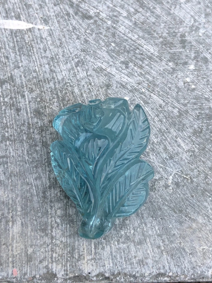 Unheated nice blue aquamarine special flower carving handmade design 19.75 carat - Image 3 of 4