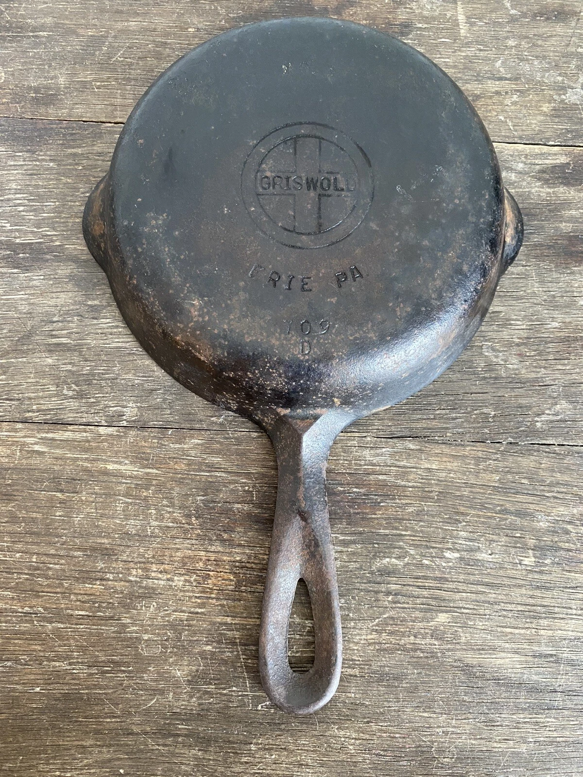 Vintage Griswold Cast Iron Skillet #3, Large Block Logo, Erie, PA 709 D