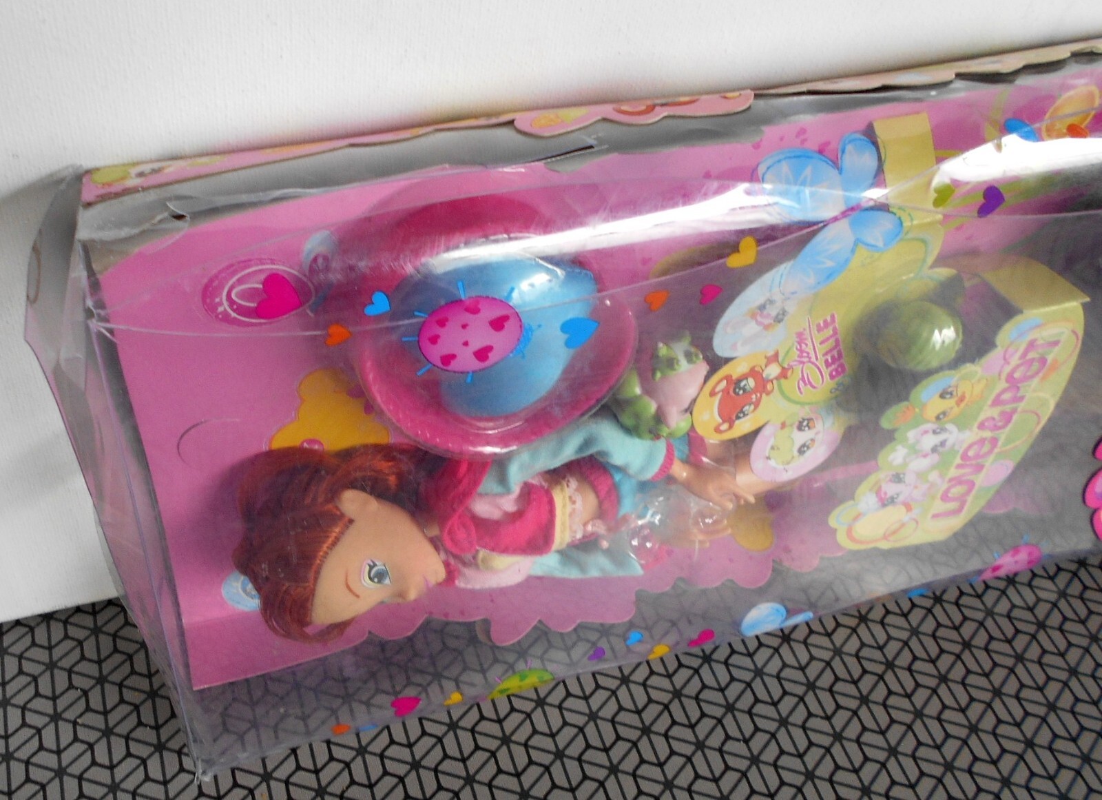 POUPEE WINX  BLOOM ,LOVE AND PET  / MARQUE GIOCHI PREZIOSI