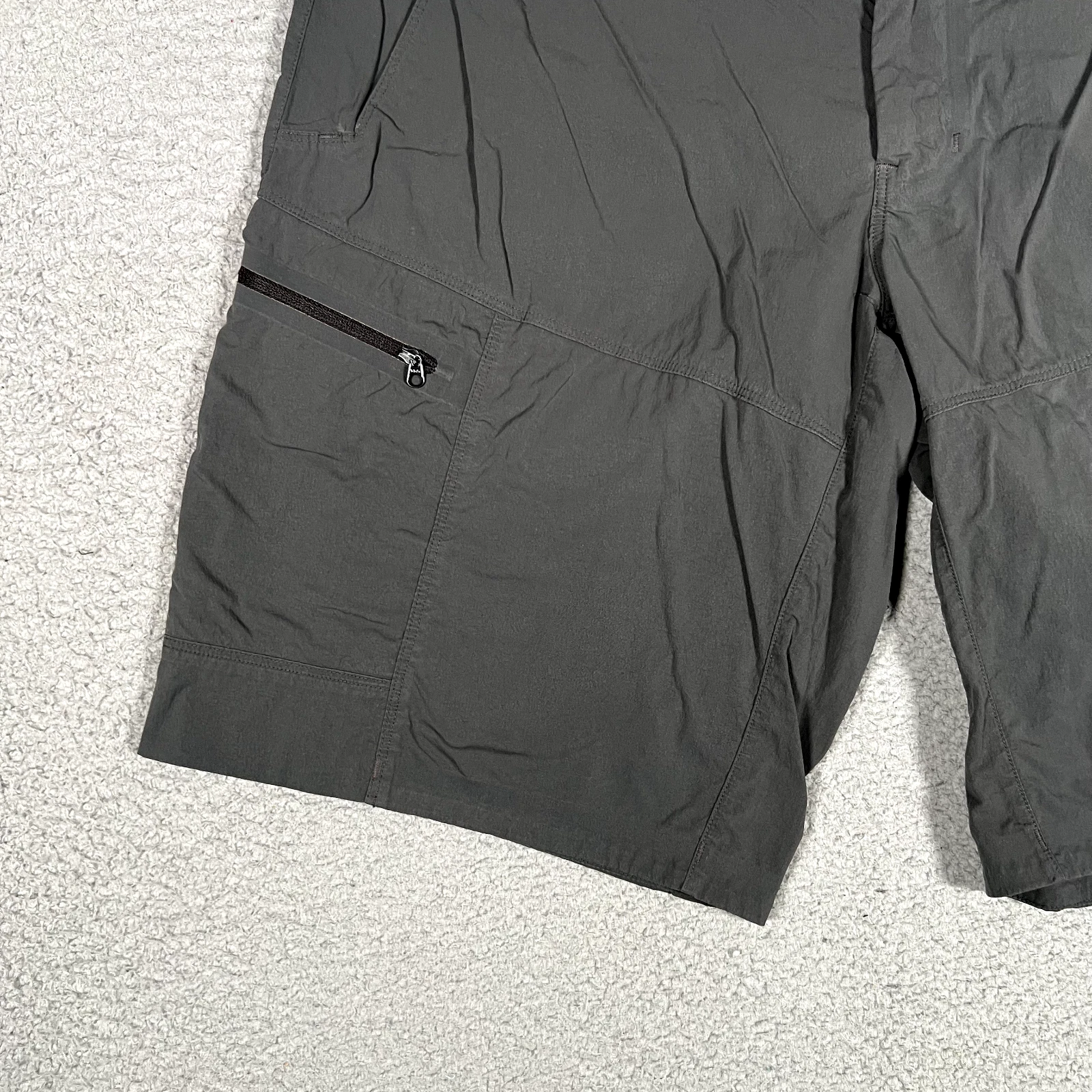 arcteryx belted outdoor hiking casual preppy pockets logo shorts