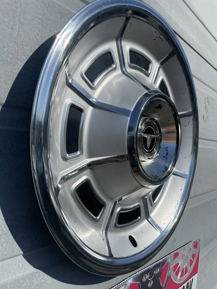 1977-77 Ford Maverick 14” Hubcap 1 Rare 8 SlotBeautiful Black/silver/ Stainless. - Image 3 of 4