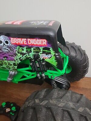  Monster Jam, Official Mega Grave Digger All-Terrain Remote Control  Monster Truck, Over 2 Ft. Tall, 1:6 Scale, Kids Toys for Boys and Girls  Ages 4-6+ : Sports & Outdoors