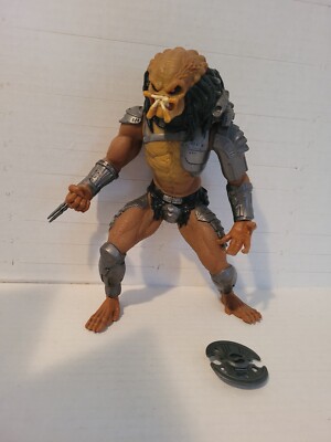 Ultimate Predator Alien Hunter 10 Inch Complete Mint Disk