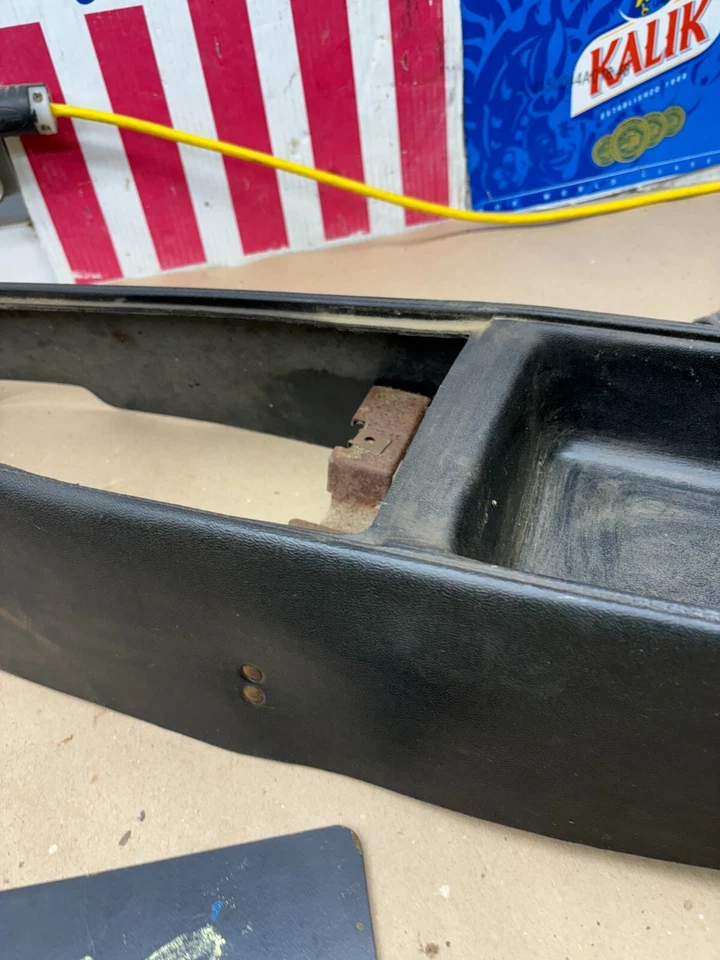 1975 76 1977 78 1979 Nova Omega Ventura Skylark OEM CONSOLA CENTRAL PISO NEGRO S Foto 3 de 4