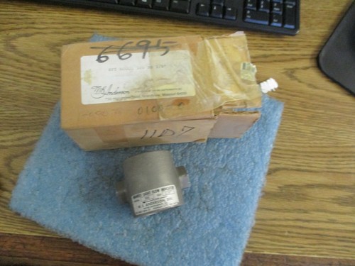 W.E. Anderson / Dwyer: SFI-300SS-3/8". Site Flow Switch. Unsued Old Stock  - Picture 1 of 4